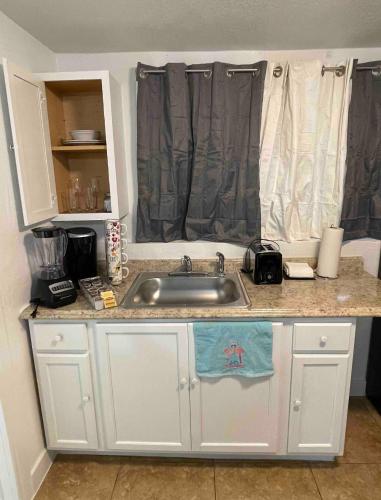 Cozy Studio Apt 1 Private Entrance