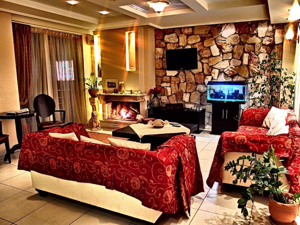 9 Queens Spa Hotel — Aidipsos — photo 3