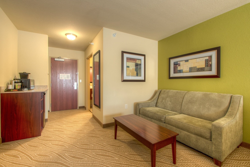 Cobblestone Inn and Suites Holyoke - photo 14