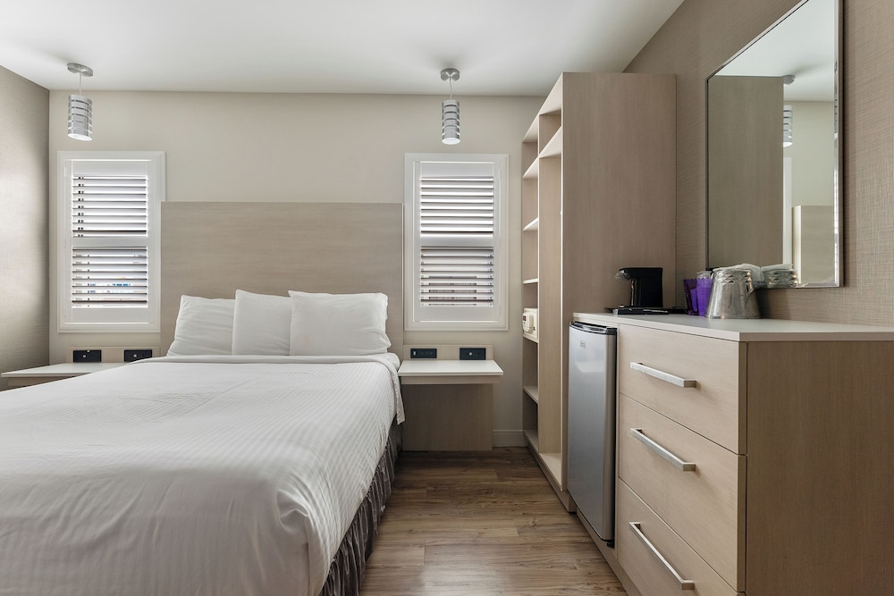 Oceanic Hotel - photo 14