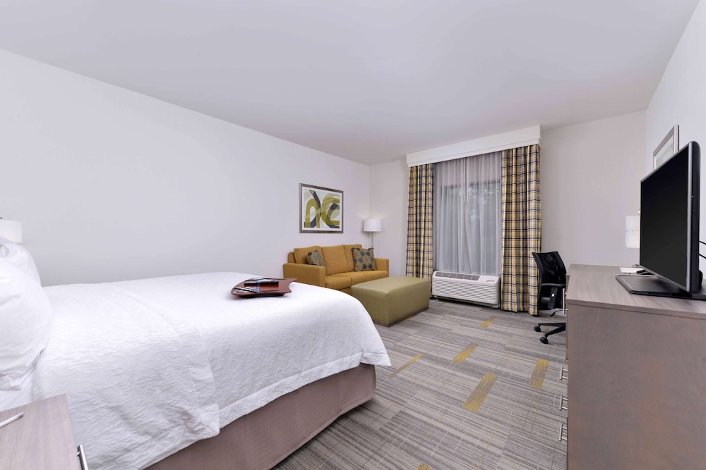Hampton Inn & Suites Shelby - photo 21