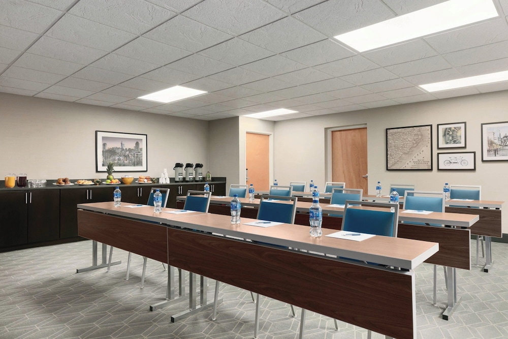 Four Points by Sheraton Raleigh Arena - photo 31