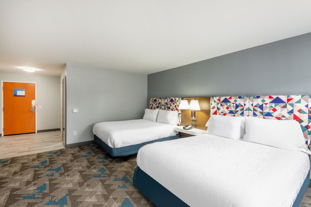 Hampton Inn Belle Vernon - photo 12