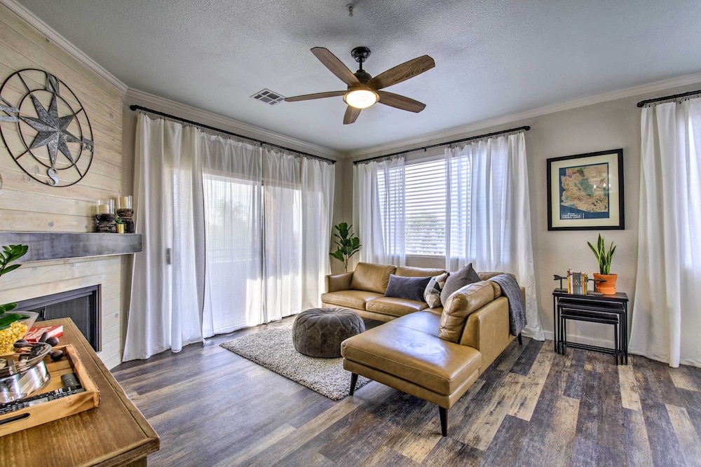 Modern Phoenix Condo w Resort Pool & Spa - photo 6