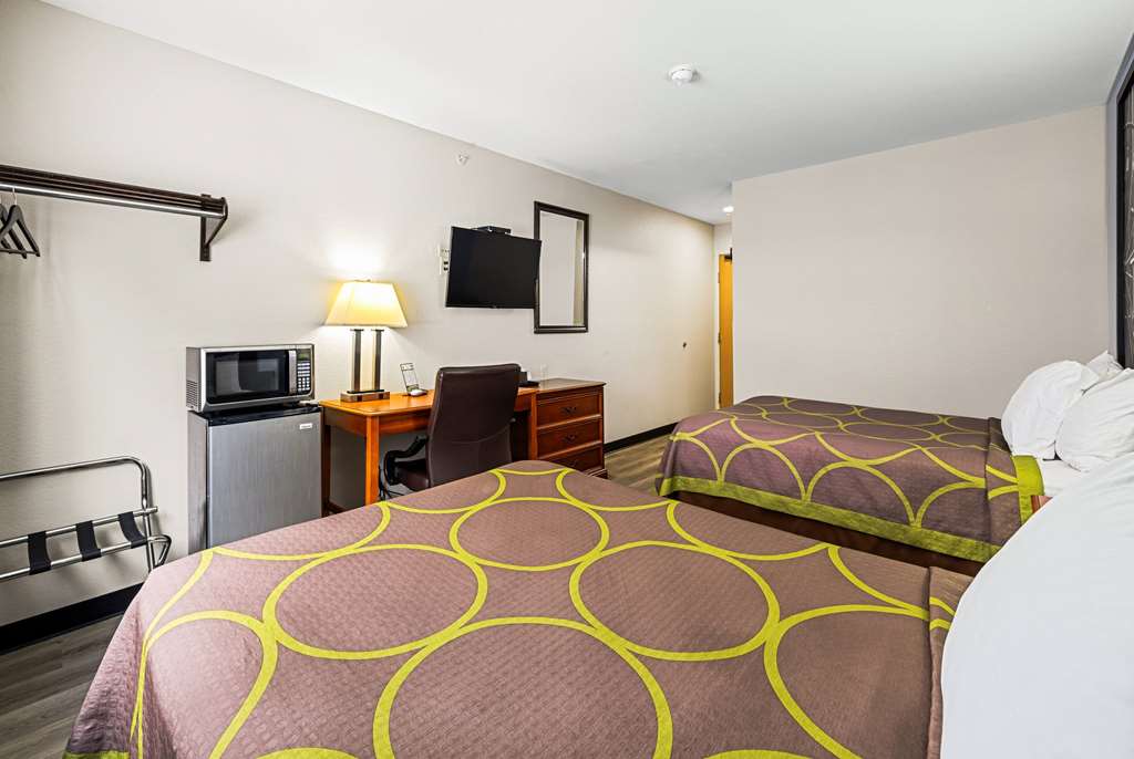 Super 8 by Wyndham Pittsburgh Monroeville - photo 23