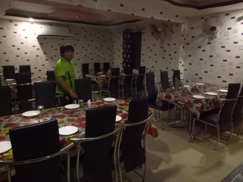 Radha Krishna Hotel — Bhuj — photo 5