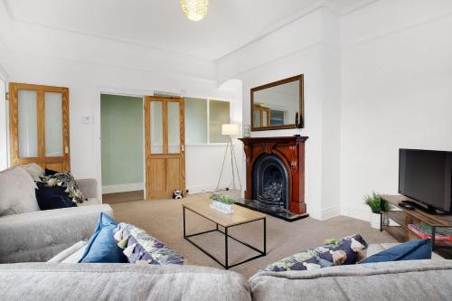 Terrace View Home in South Shields Sleeps 7 — 4-Star Luxury Hotel in South Shields, United Kingdom