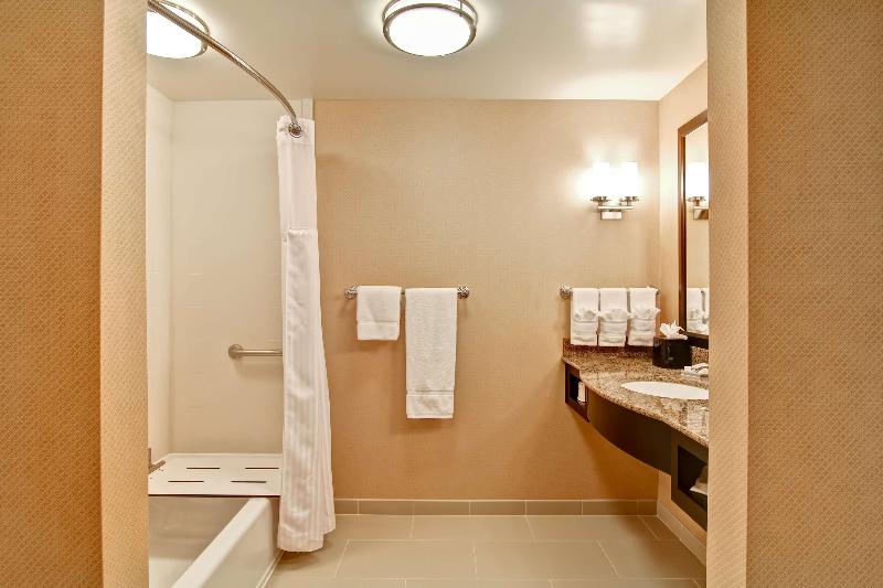 Hilton Garden Inn Woodbridge - photo 65