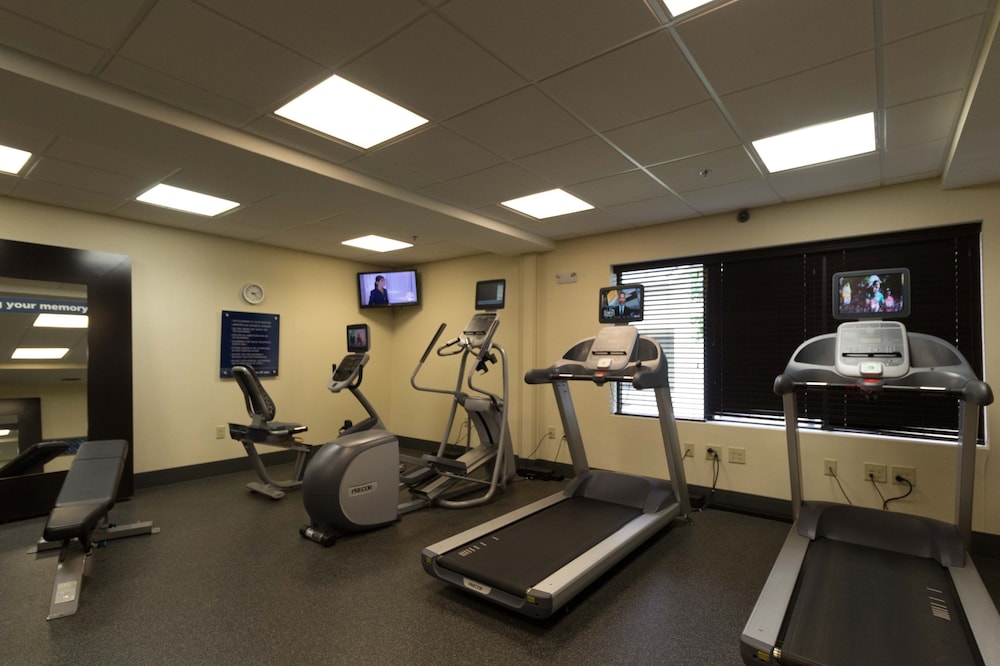 Hampton Inn Columbus South - photo 73