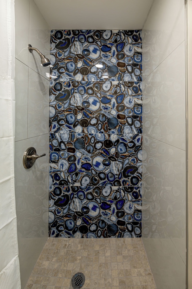 Exclusivo Inn by OYO Grand Prairie TX - photo 13