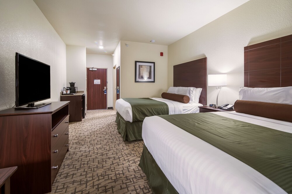 Cobblestone Hotel & Suites Victor - photo 6