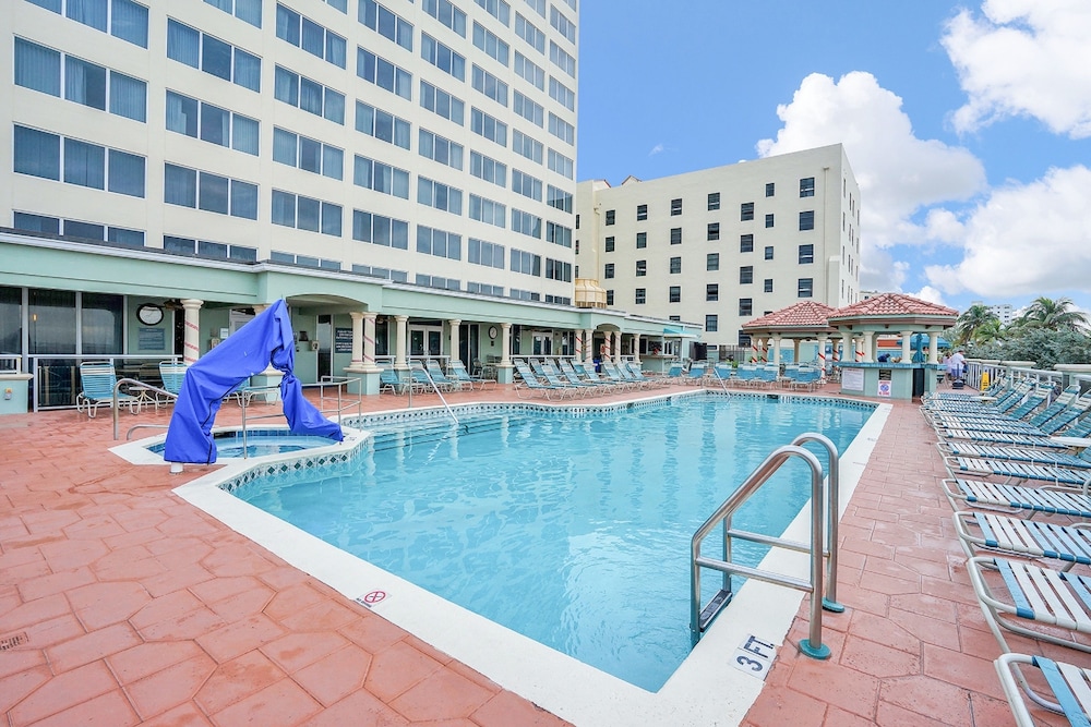 Hollywood Beach Tower - photo 28
