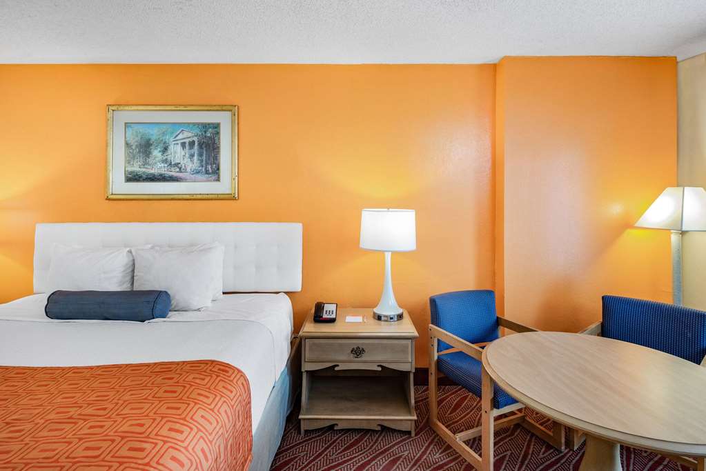 Howard Johnson by Wyndham Staunton - photo 32