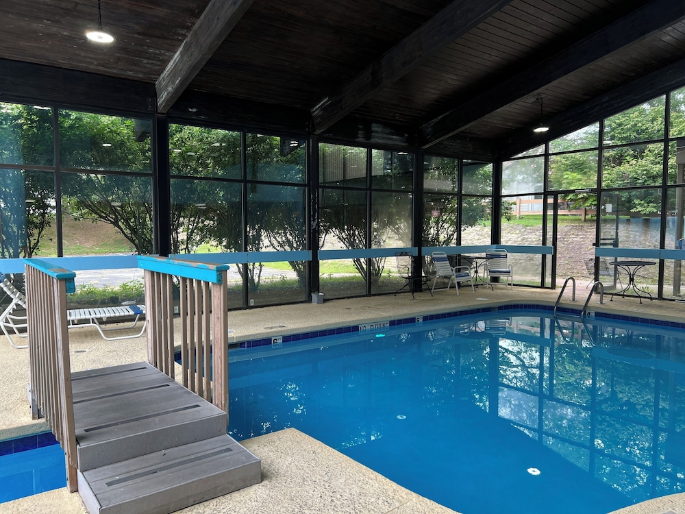 Pine Lake Resort and Banquets - photo 9