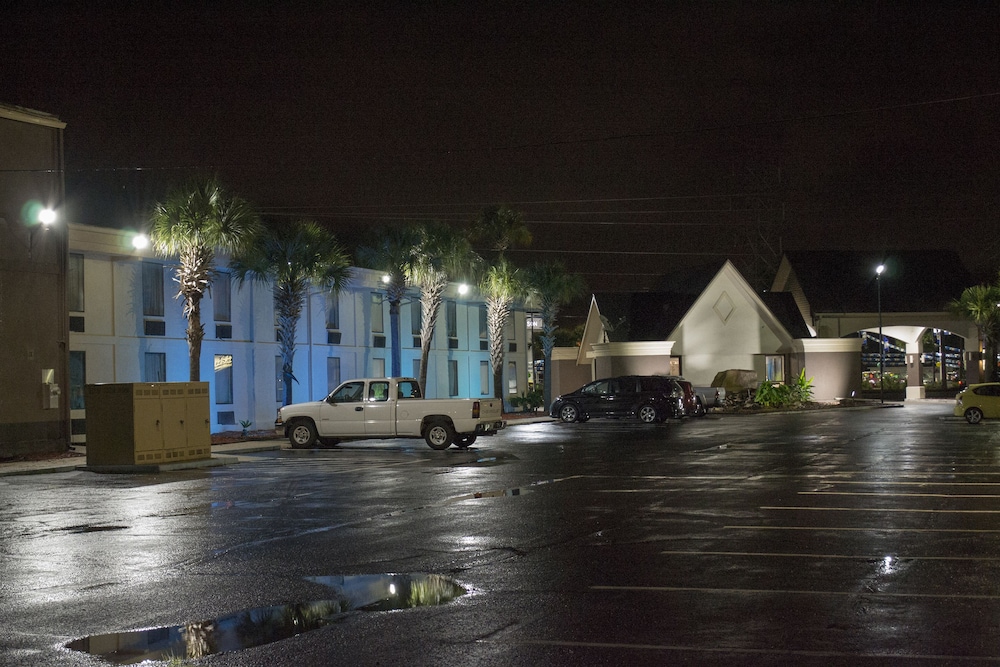 Baymont by Wyndham Pensacola - photo 18
