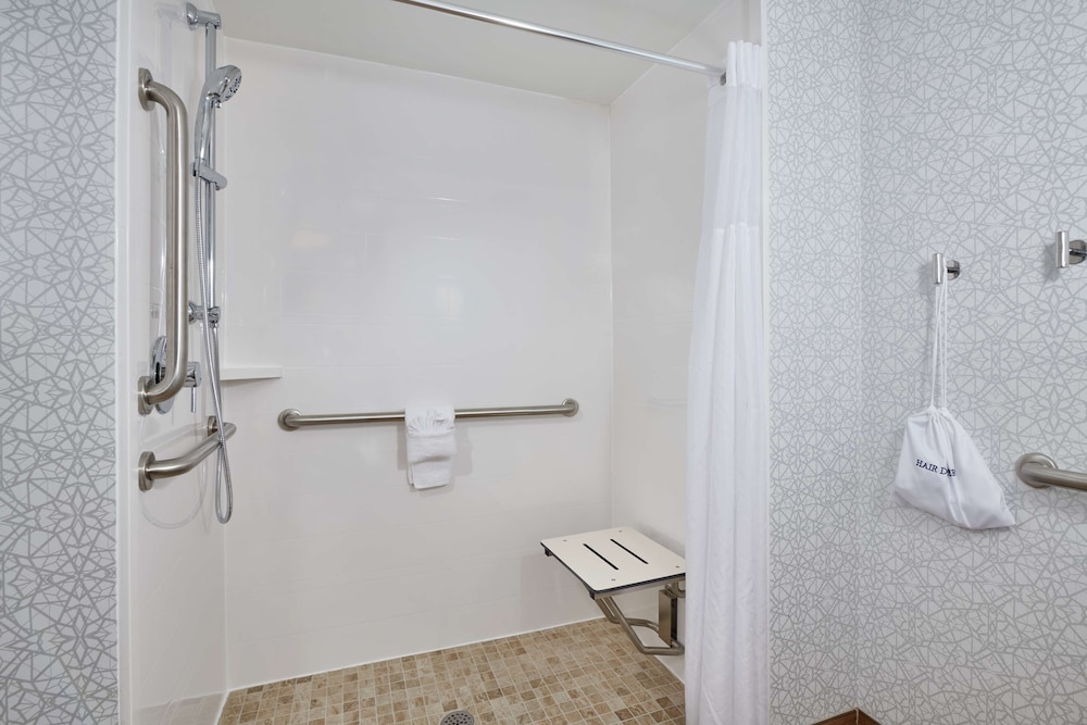 Hampton Inn Wilmington Medical Park - photo 32