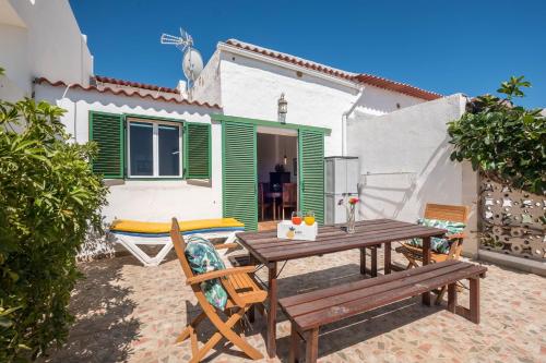 Casa Cardón Villa Perenquén — 4-Star Luxury Hotel in Guia De Isora, Spain
