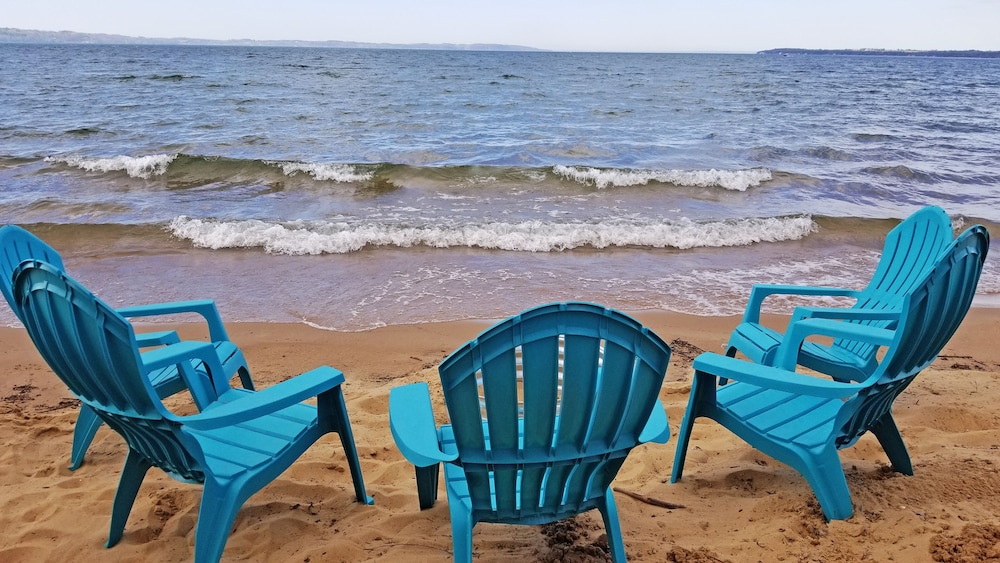 Brio Beach Inn - photo 36
