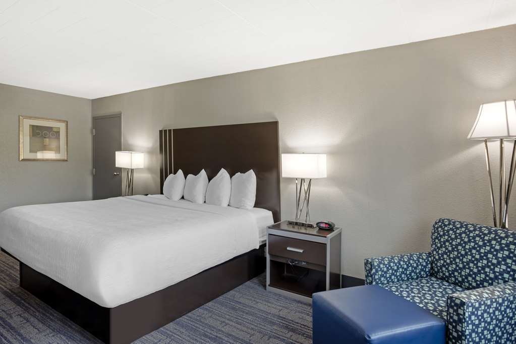 Best Western Plus Reading Inn & Suites - photo 14
