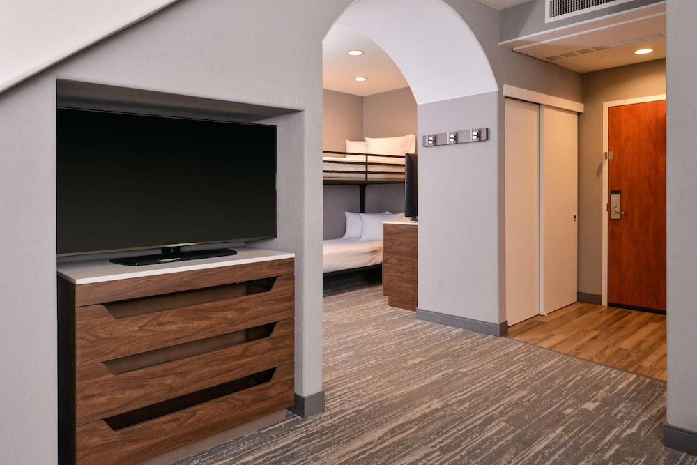 Hampton Inn & Suites Boise Spectrum - photo 47