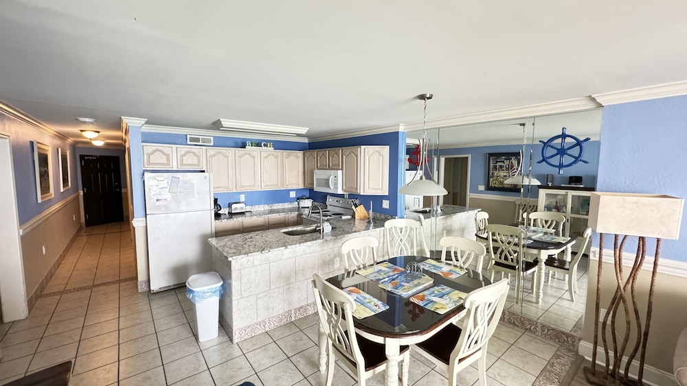 Royal Garden Resort 1608 3 Bedroom Condo by RedAwning - photo 15