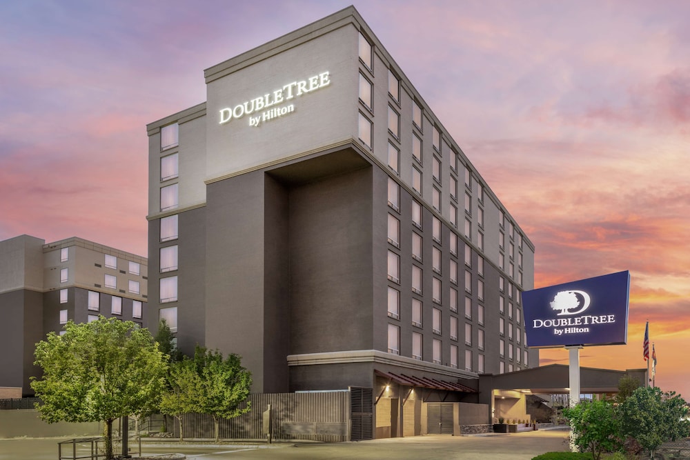 DoubleTree by Hilton Denver Cherry Creek — 4-Star Luxury Hotel in Denver, United States