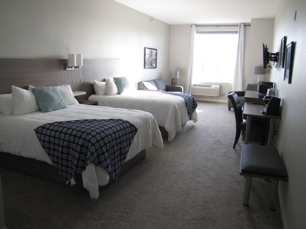 Lakes Inn at Dunvilla - photo 17