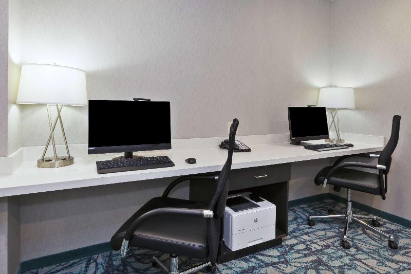 Hampton Inn Sedalia - photo 45