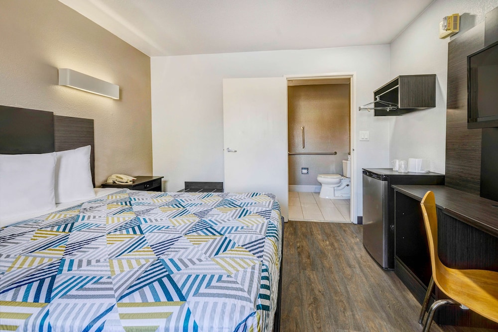 Motel 6 Denton Tx Unt - photo 27