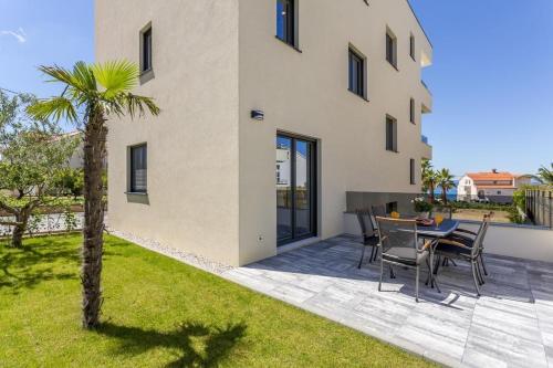 Apartment in Podstrana Sv Martin with sea view terrace air conditioning WiFi 4777 1 — 4-Star Luxury Hotel in Sveti Martin Na Muri, Croatia