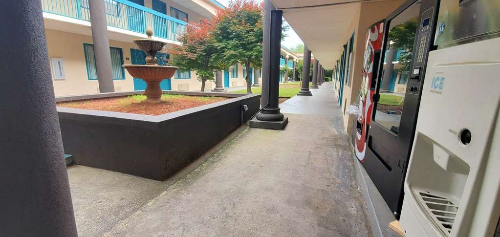 Studio 6 Extended Stay Savannah GA Gateway & I 95 - photo 6