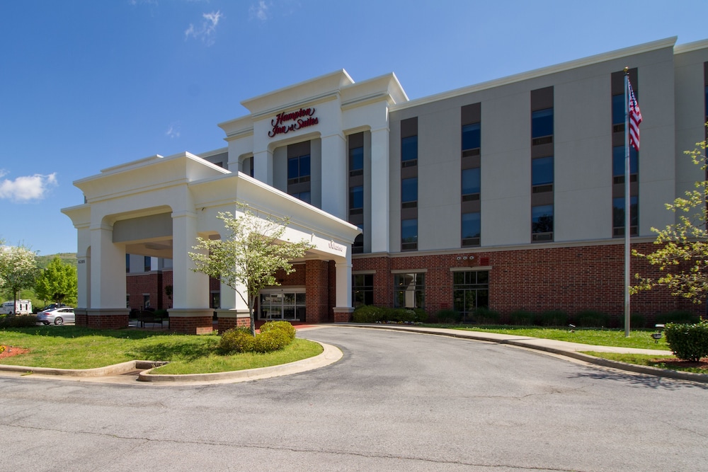 Hampton Inn & Suites Huntsville Hampton Cove - photo 40