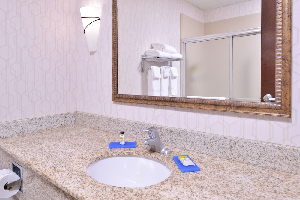 Holiday Inn Express Hotel & Suites Pittsburg by IHG - photo 39