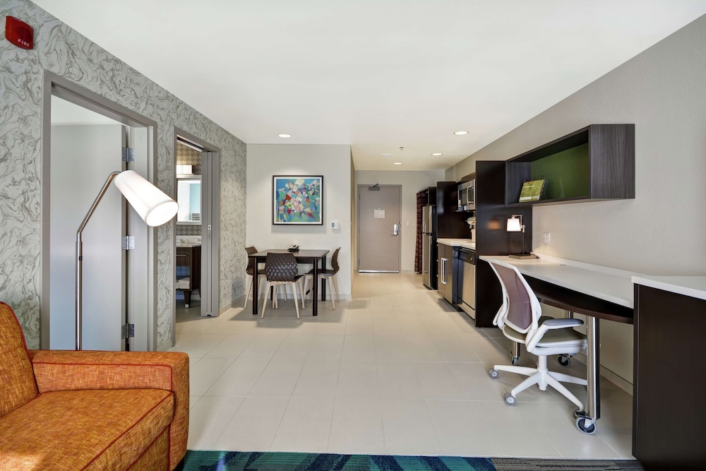 Home2 Suites by Hilton Carbondale - photo 12