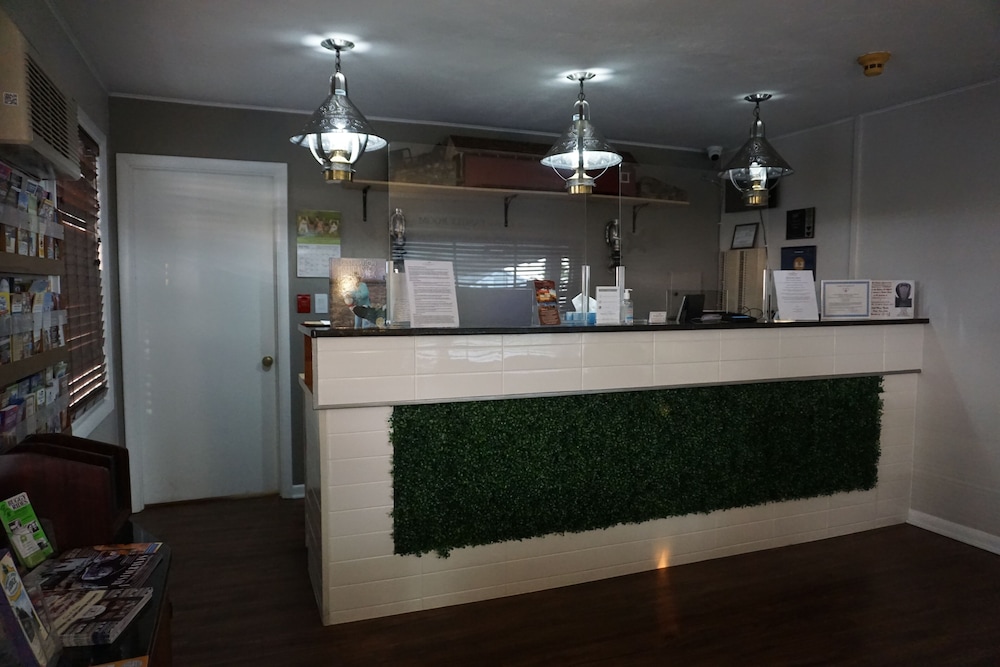 Harvest Drive Family Inn - photo 3
