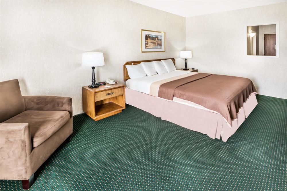 Howard Johnson Hotel Milford New Haven - photo 6
