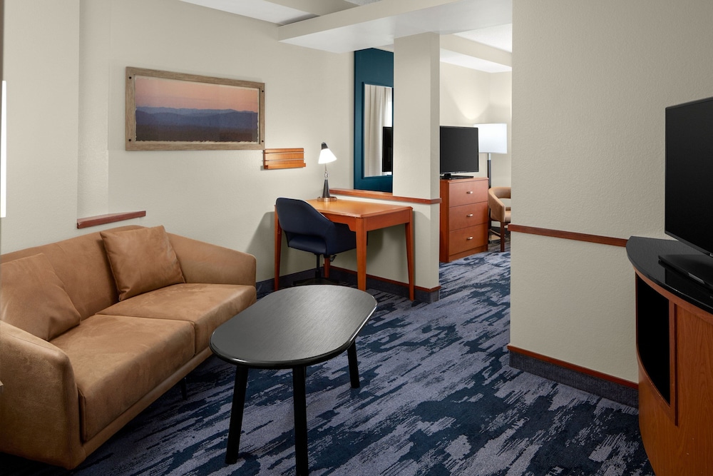 Fairfield Inn & Suites by Marriott Bedford - photo 8