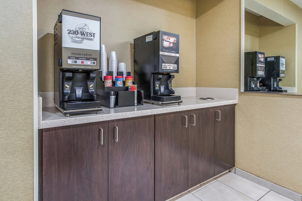 Red Roof Inn Phoenix North I 17 at Bell Rd - photo 28