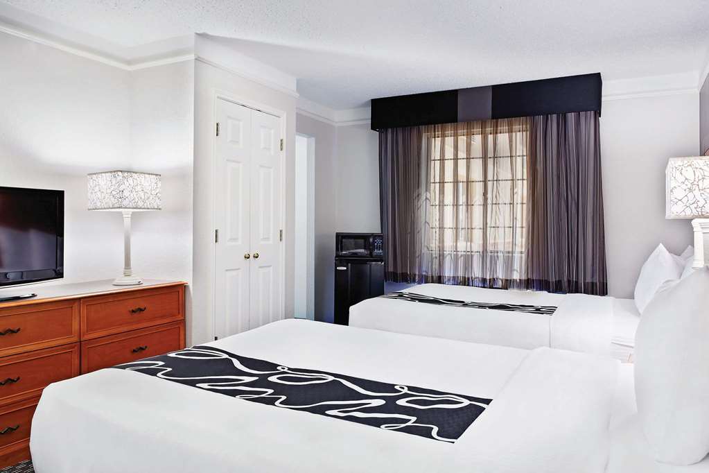 La Quinta Inn by Wyndham Champaign - photo 18