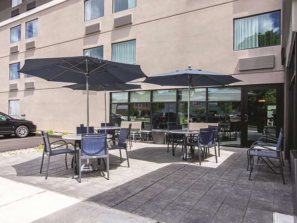 La Quinta Inn & Suites by Wyndham Portland DT Maine Med - photo 6