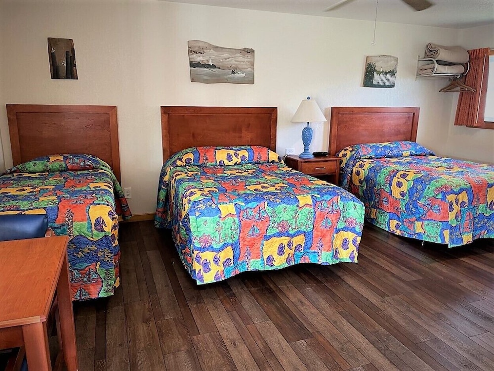 Pony Island Inn - photo 20