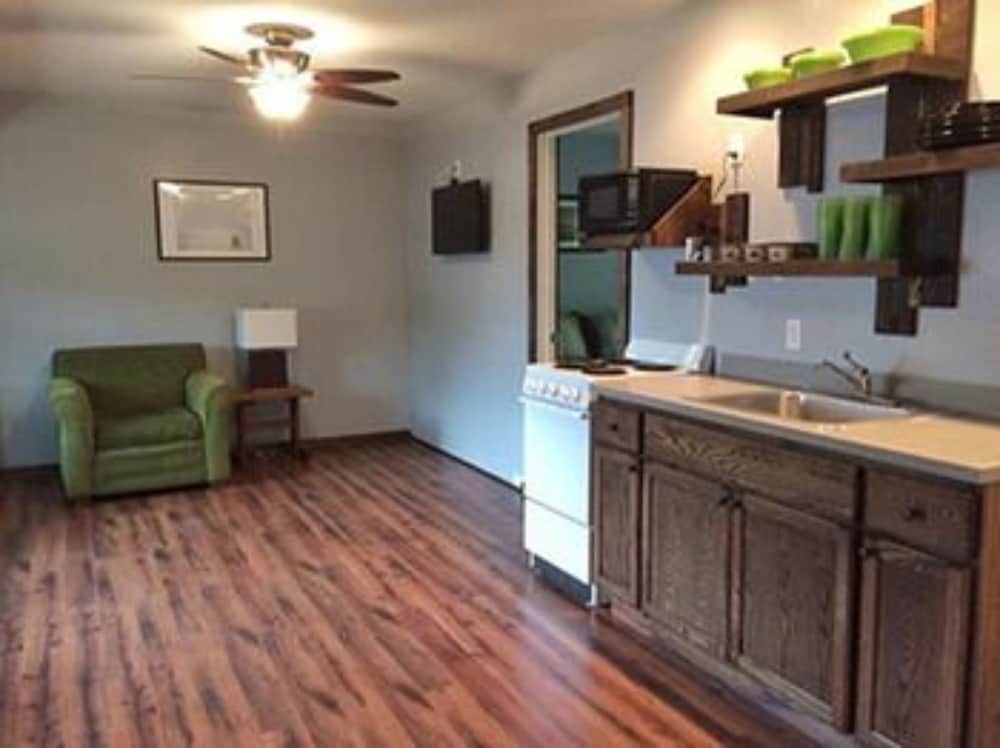 Calm Waters Cabin Resort - photo 8
