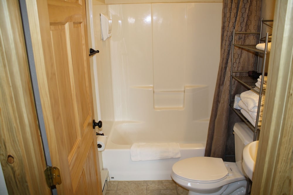 The Historic Wapiti Lodge - photo 122