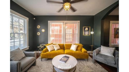 The Royal Treatment in San Antonio, United States