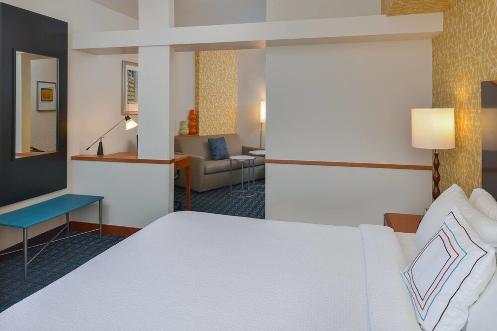 Fairfield Inn & Suites by Marriott Santa Maria - photo 21