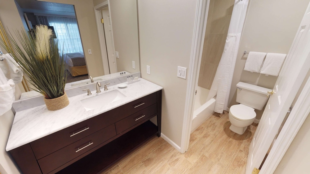 Chase Suite Hotel Newark Fremont - photo 15