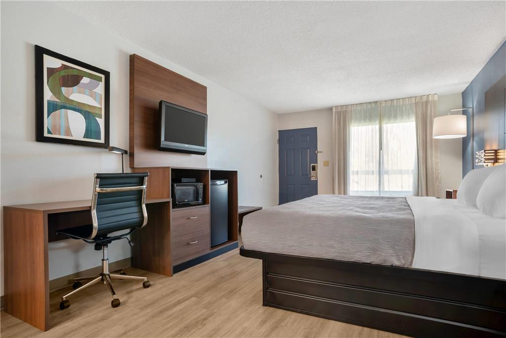 Quality Inn & Suites near Lake Eufaula - photo 6