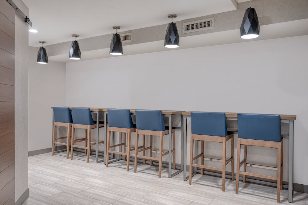 Holiday Inn Express & Suites Wadsworth by IHG - photo 36