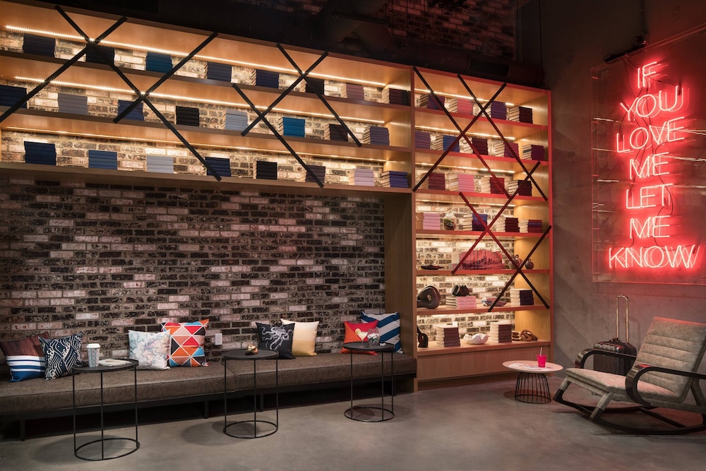 Moxy San Diego Downtown Gaslamp Quarter - photo 31