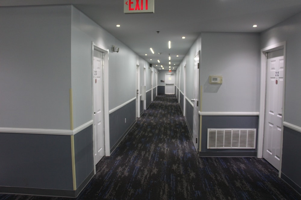 Douglas Inn And Suites - photo 28